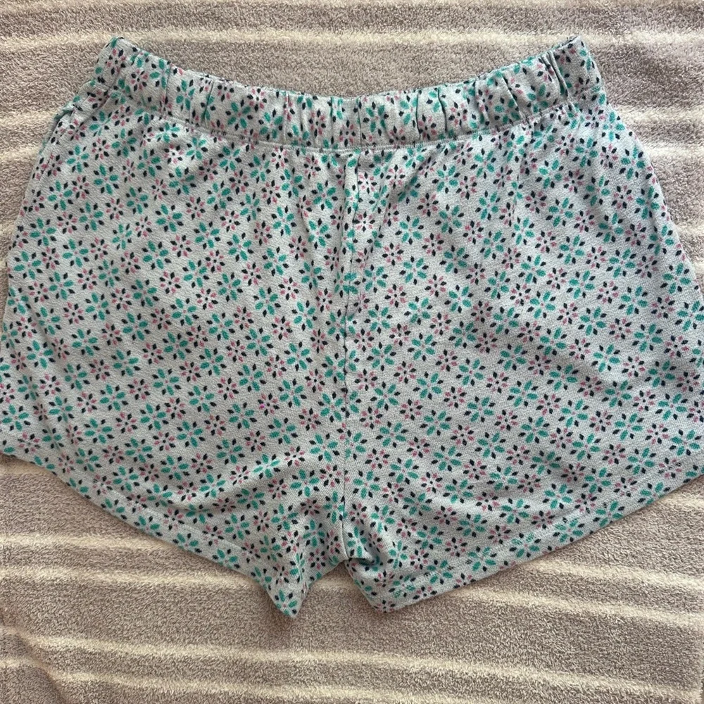Floral Patterned Soft Shorts - Picture 2 of 3